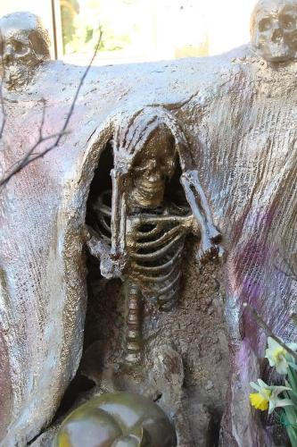 Matti Luostarinen, Cluster art garden. Memento mori 2017