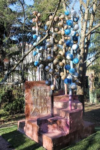 Matti Luostarinen. Cluster art garden in 2017. Heksagonal model - Hegel's spiral. Finland's big year 2017 - Suomi 100
