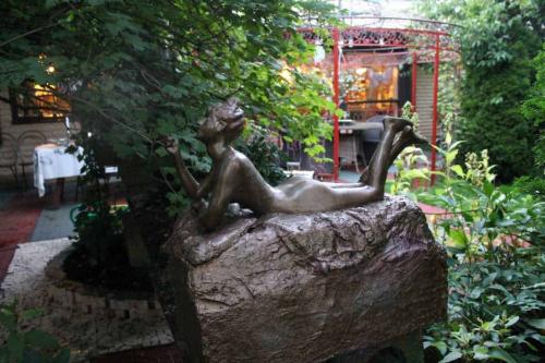 Cluster art and art of clusters, cluster garden over 20 years. Thaks for your help all over the global world. Be careful now.