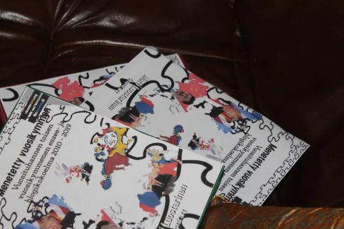 Matti Luostarinen. Menetetty vuosikymmen. BoD, Amazon, etc. www.clusterart.org