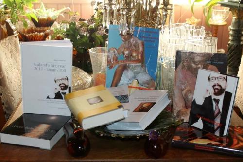Matti Luostarinen. Cluster art, art of cluster and 100 novels. Finland's big year 2017 - Suomi 100. Finsome media.
