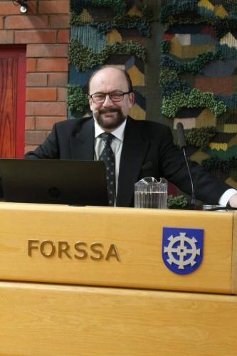 Matti Luostarinen. Cluster art. Forssa - kuosien kaupunki.