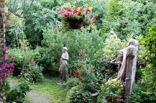 Matti Luostarinen. Cluster art. Cluster art garden. Finland's big year 2017 - Suomi 100