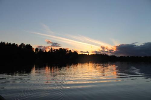 Matti Luostarinen, Cluster art, Kaukjärvi lake, sunset