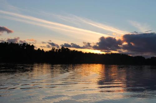 Matti Luostarinen, Cluster art, Kaukjärvi lake, sunset