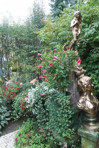 Matti Luostarinen, Cluster art, The Garden of Cluster art 