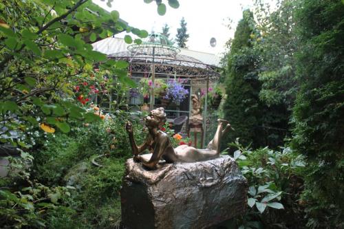 Matti Luostarinen, Cluster art, The Garden of Cluster art