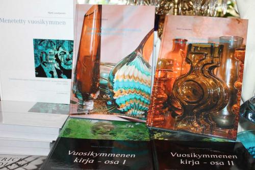 Matti Luostarinen. Cluster art - Art of Clusters. Finland - The happiest country in the World.