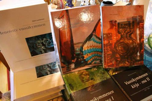 Matti Luostarinen. Cluster art. Finland - The Happiest country in the World.