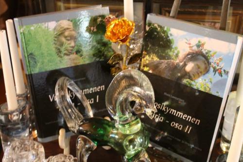 Matti Luostarinen. Cluster art - Art of Clusters. The happiest country in the world.