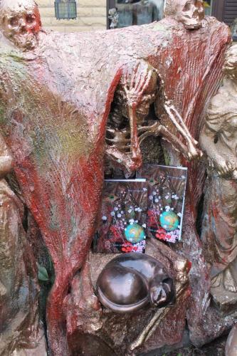 Matti Luostarinen. Pandemiakirja NYT. "Mediayhteikunnan hybridistä pandemiaan" Essee- ja blogikokoelma 2019. Cluster art. BoD.