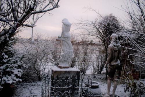 Matti Luostarinen. Cluster art, art of clusters. First snow in Cluster garden.