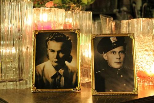 Matti Luostarinen, Cluster art, Mother and father in 1944