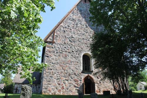 Matti Luostarinen. Cluster art.  St. Catherine's Church in Karjaa.
