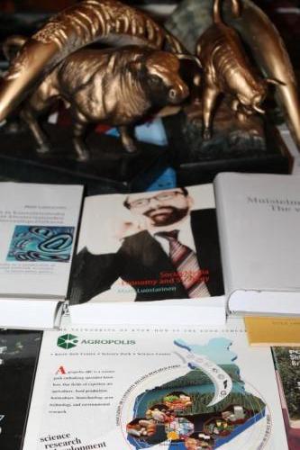 Cluster policy, economy and art. Cluster articles 2021