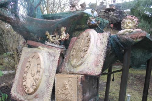 Matti Luostarinen. Cluster art garden 2021.